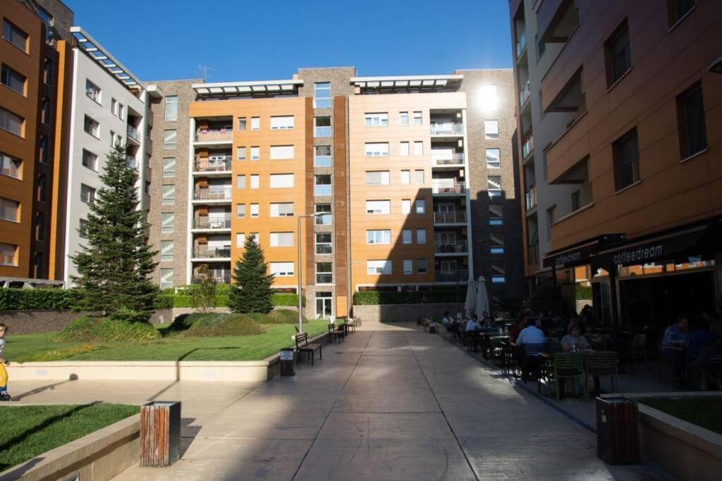 A Blok New Modern - Free Garage Parking, Comfortable, Quiet With A Park View Belgrad Exterior foto